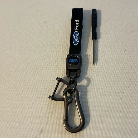 Ford key fob Keychain in black leather NWT - Picture 2 of 4
